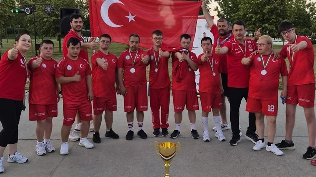 Down Sendromlu millilerden dünya ikinciliği