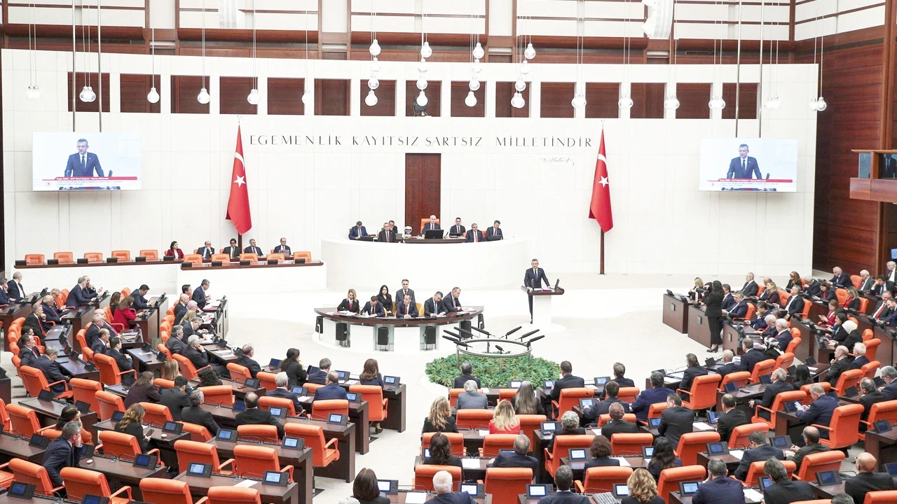 Alman milletvekilleri zammı reddetti, Türk vekiller zamma doymadı