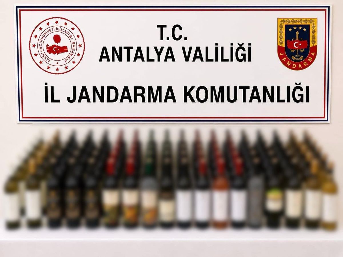 Alanya'da 108 litre kaçak alkol ele geçirildi