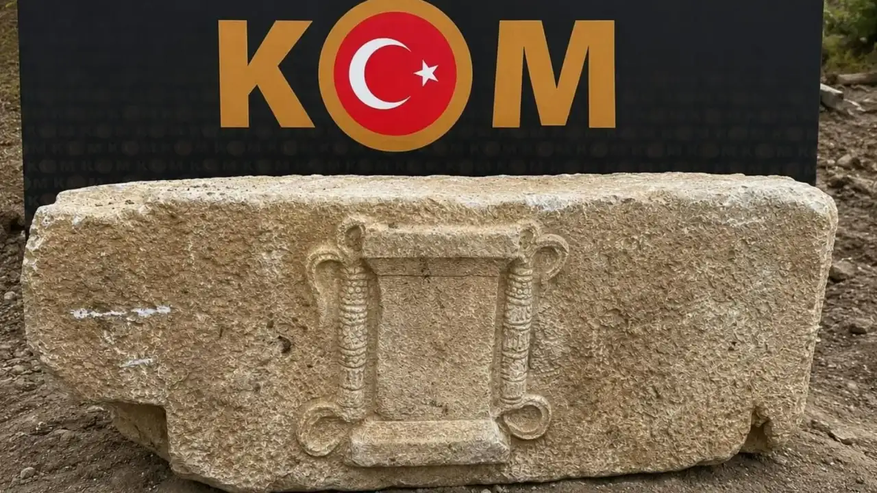 Yozgat'ta tarihi eser operasyonu: 2 bin yıllık lahit taşı ele geçirildi