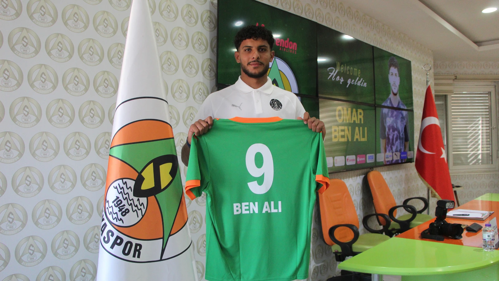 Alanyaspor, Tunus'tan 21'lik 9 numara transfer etti