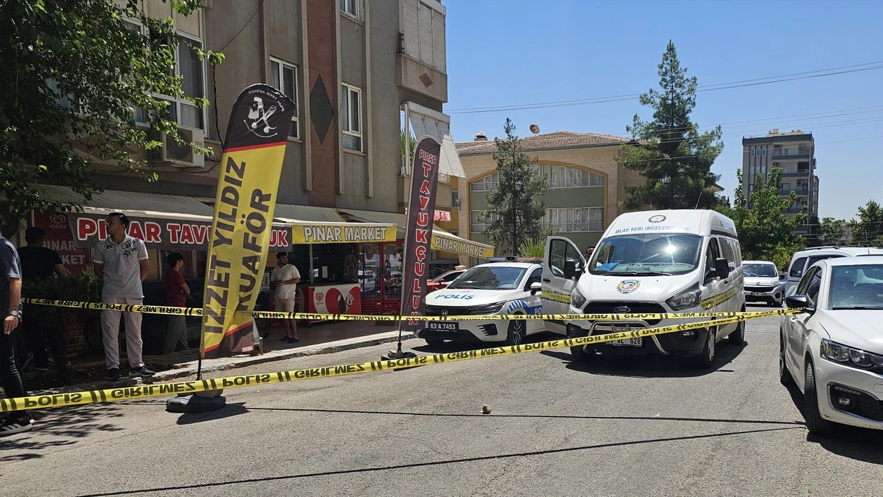Pompalı tüfekle dükkan bastı: Mahalle savaş alanına döndü