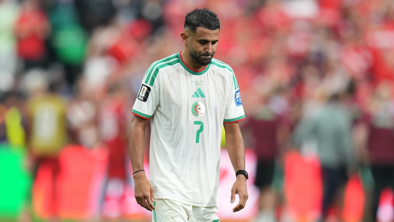 Cezayirli futbolcu Riyad Mahrez, milli takım kariyerini sonlandırdı