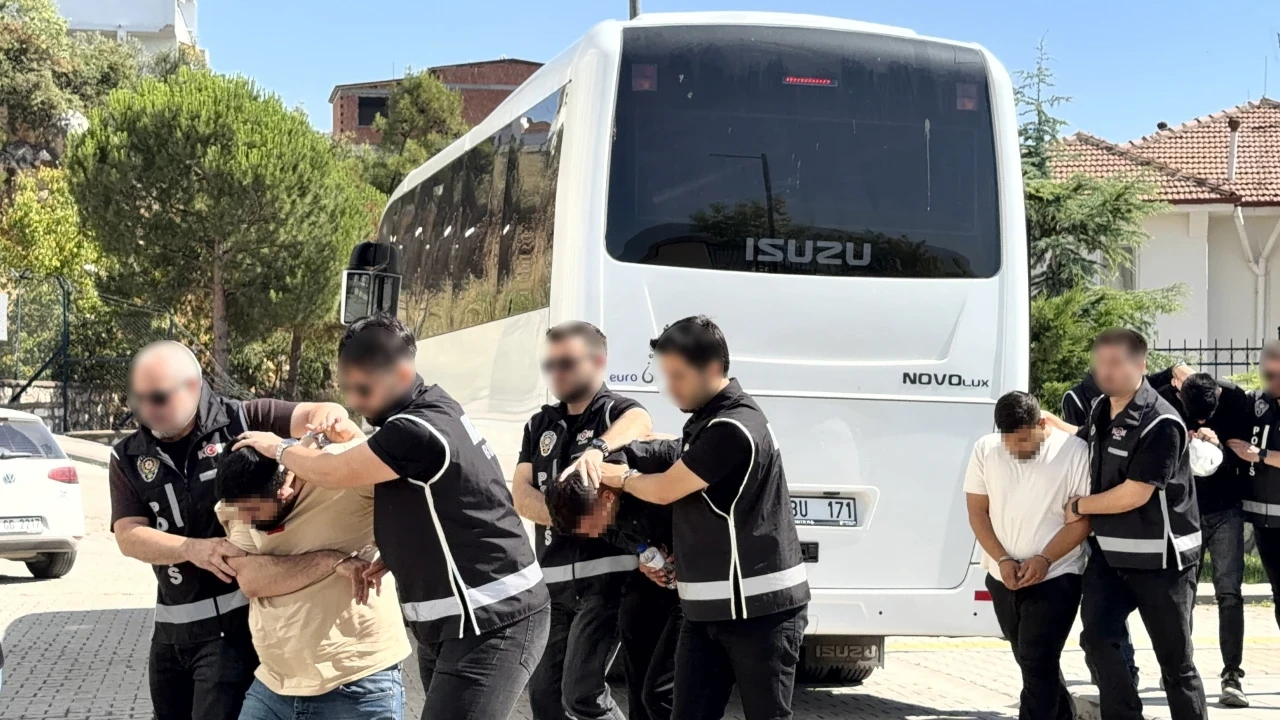 Daltonlar tehdidiyle kira istediler: Yakalandılar