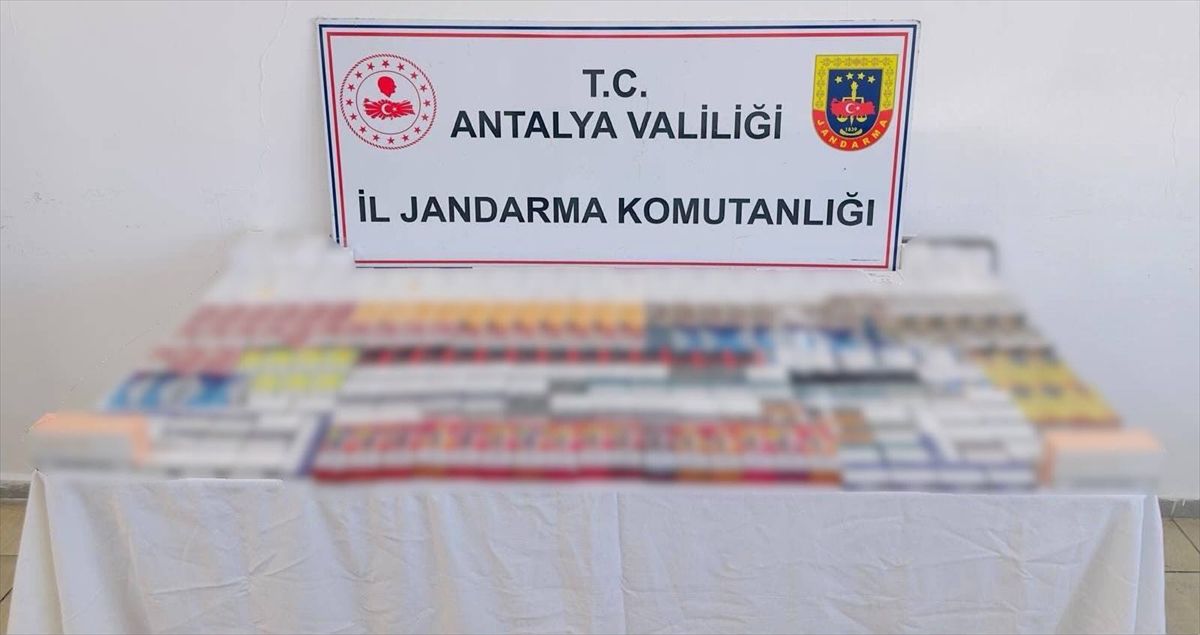Kemer'de kaçak sigara operasyonu