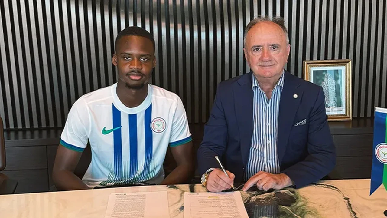 Çaykur Rizespor, Siaka Bakayoko'yu transfer etti