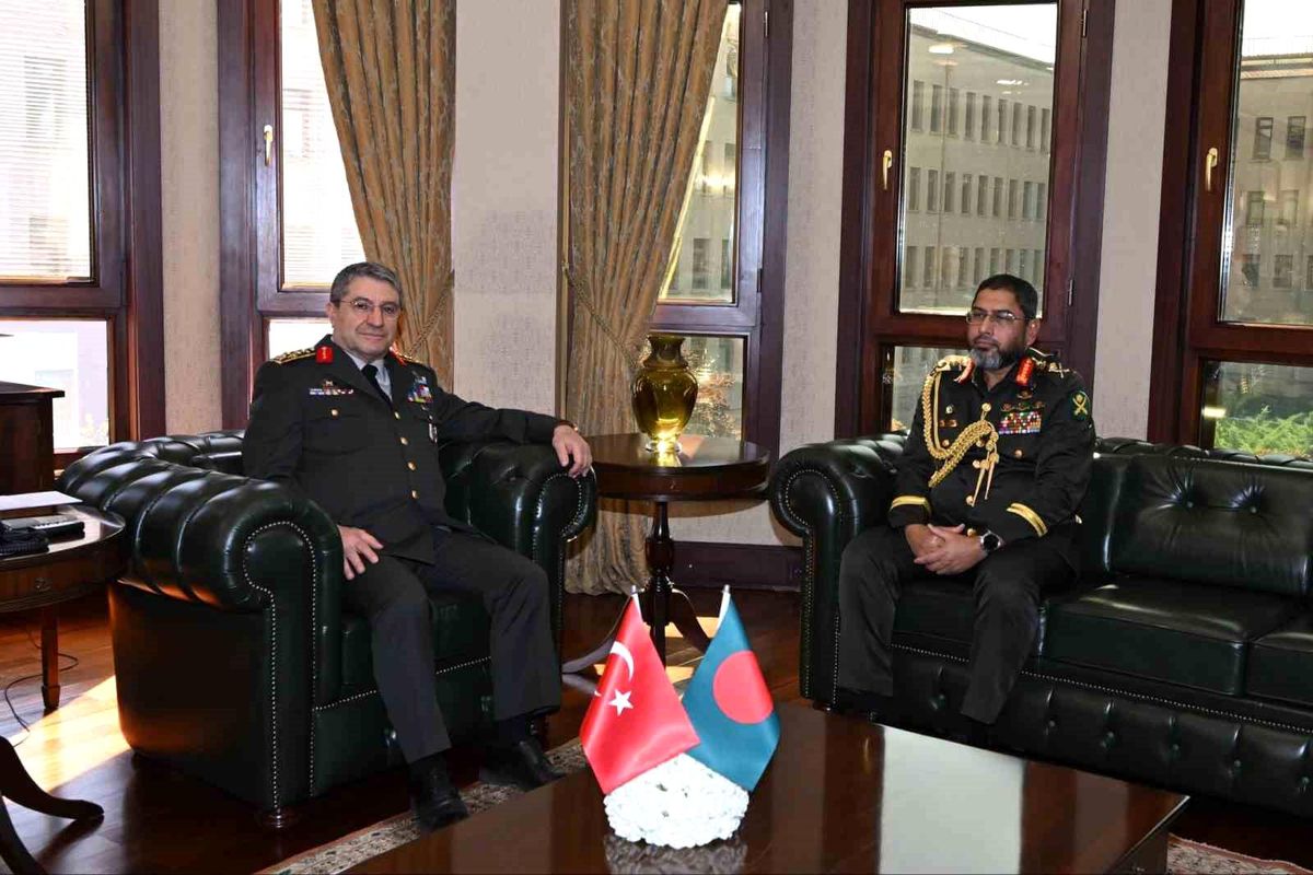 Genelkurmay Başkanı Orgeneral Bayraktaroğlu, Bangladeş Kara Kuvvetleri Komutanı ile görüştü