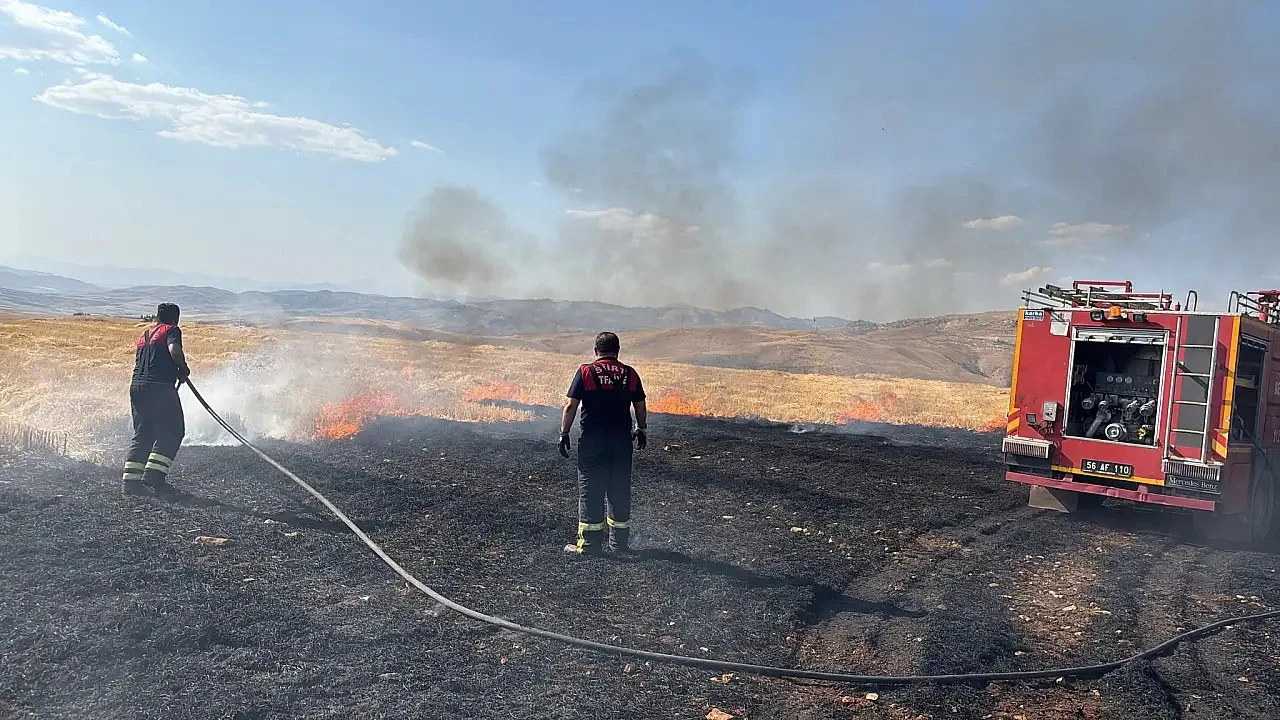 Siirt’te alevlere itfaiye ve TOMA müdahale etti