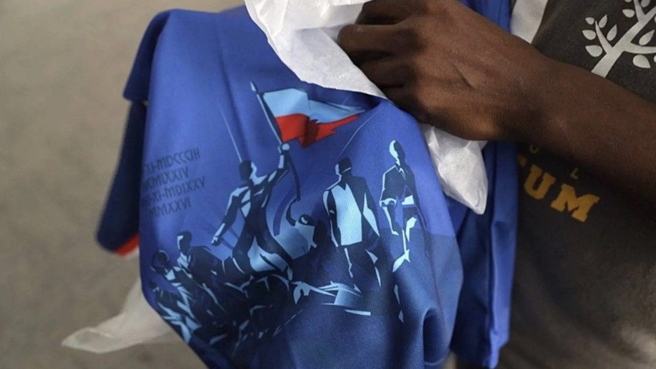 FIFA siyasi buldu, Haiti forma tasarımını değiştirdi