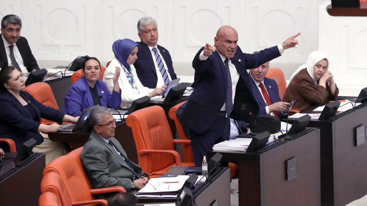 Meclis'te İYİ Parti-DEM gerilimi