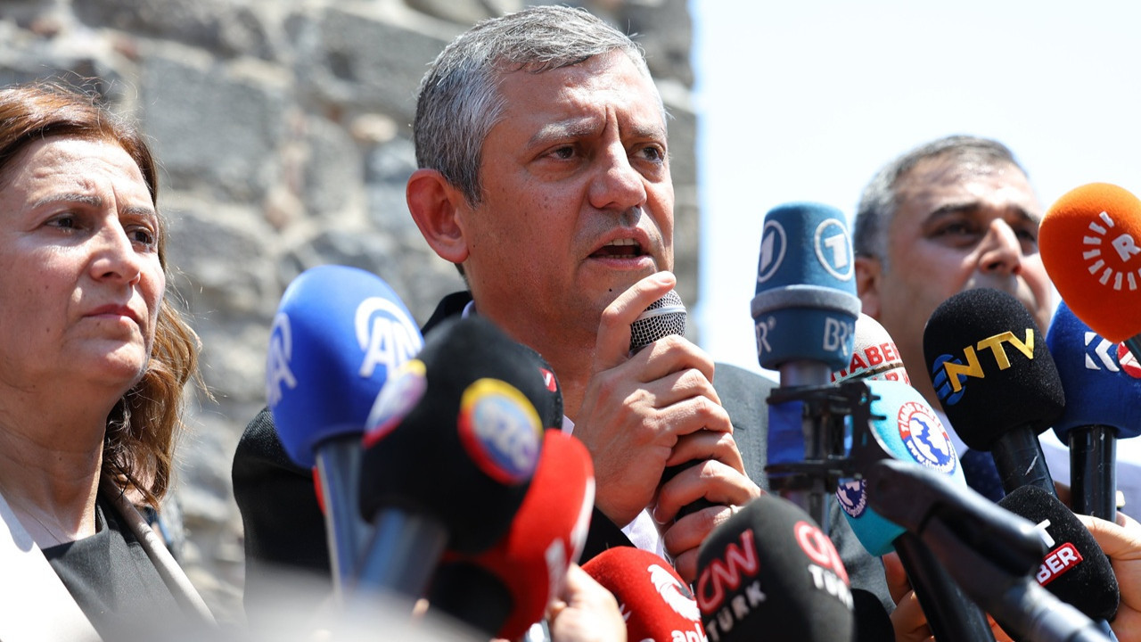 Özgür Özel: Kayyum 'benle güreşe tutuş’ diyorsa onları orada bırakırım