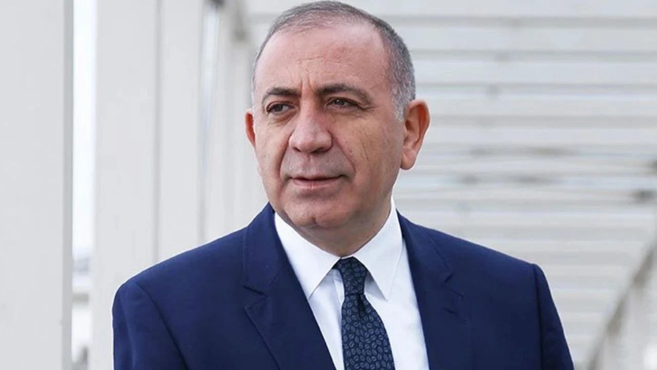 Gürsel Tekin pankart krizini tv100'e anlattı! "Sabrımızın da bir sınırı var"