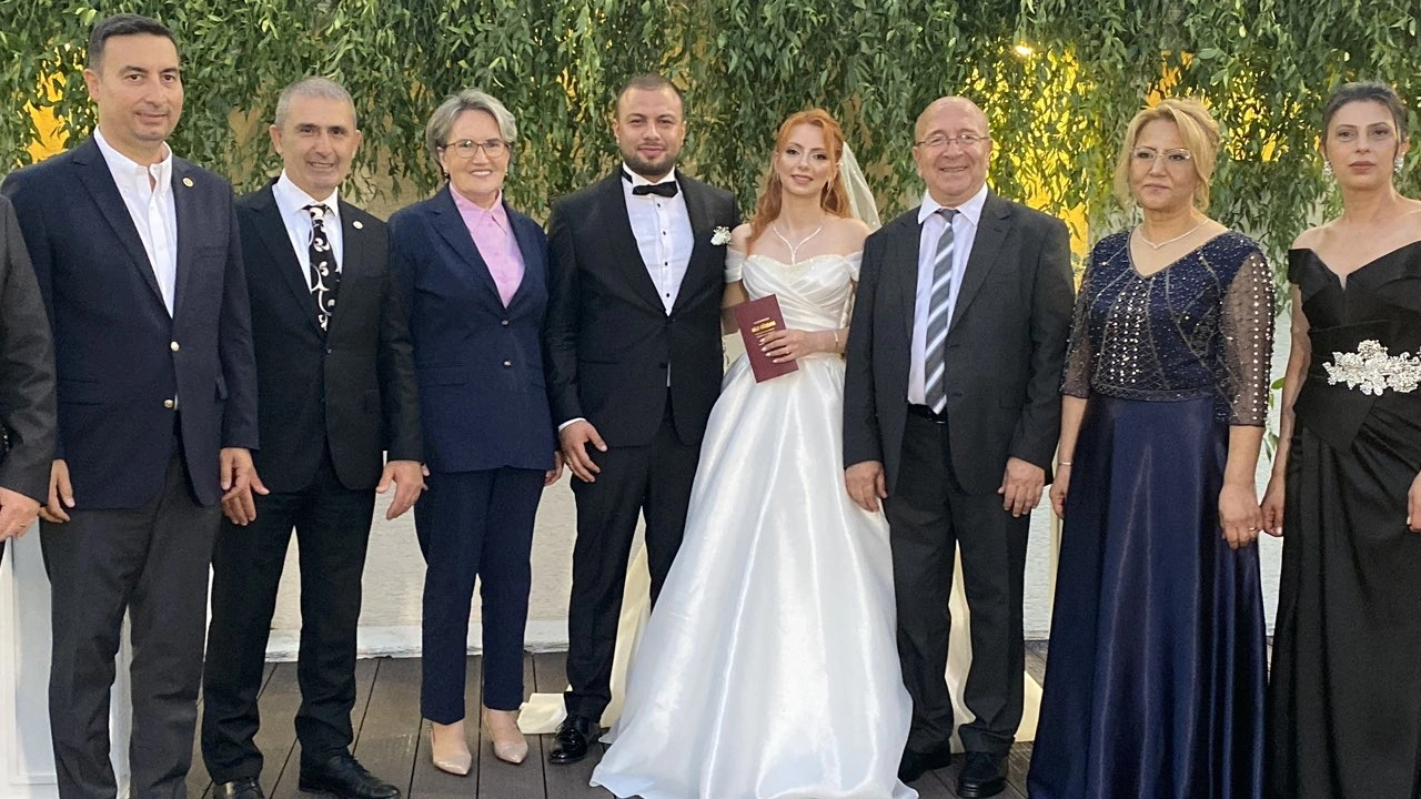 Meral Akşener düğünde görüntülendi: İYİ Partili ismin paylaşımı kriz yarattı