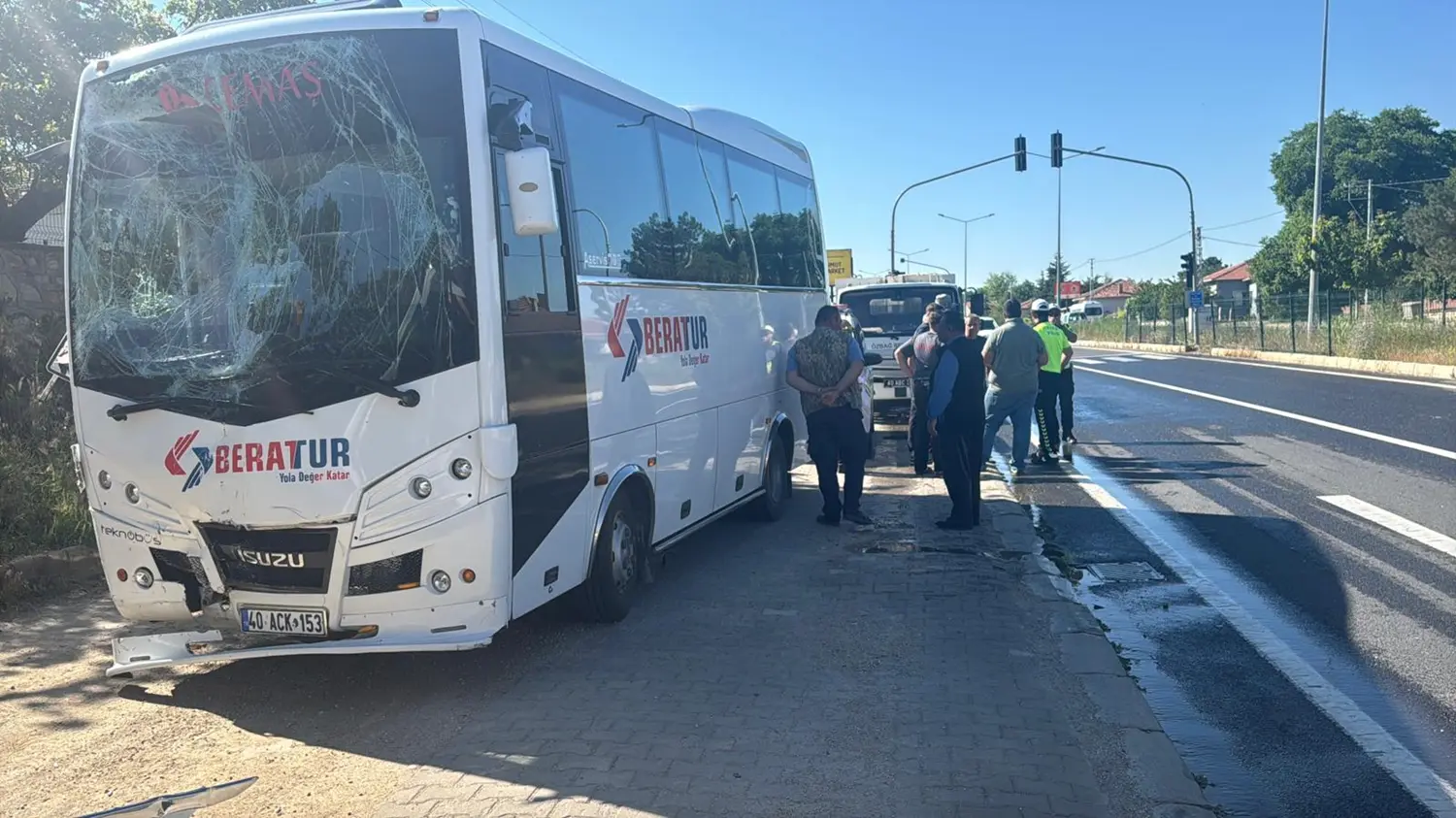 İşçi servisi minibüse çarptı: Çok sayıda yaralı var