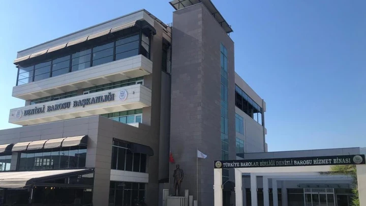 Denizli'de uyuşturucu operasyonunda gözaltına alınan 12 avukat serbest bırakıldı