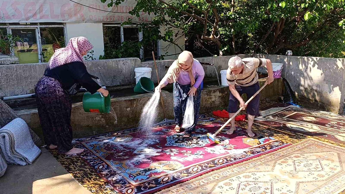 Yozgat'ta geleneksel halı yıkama mesaisi başladı