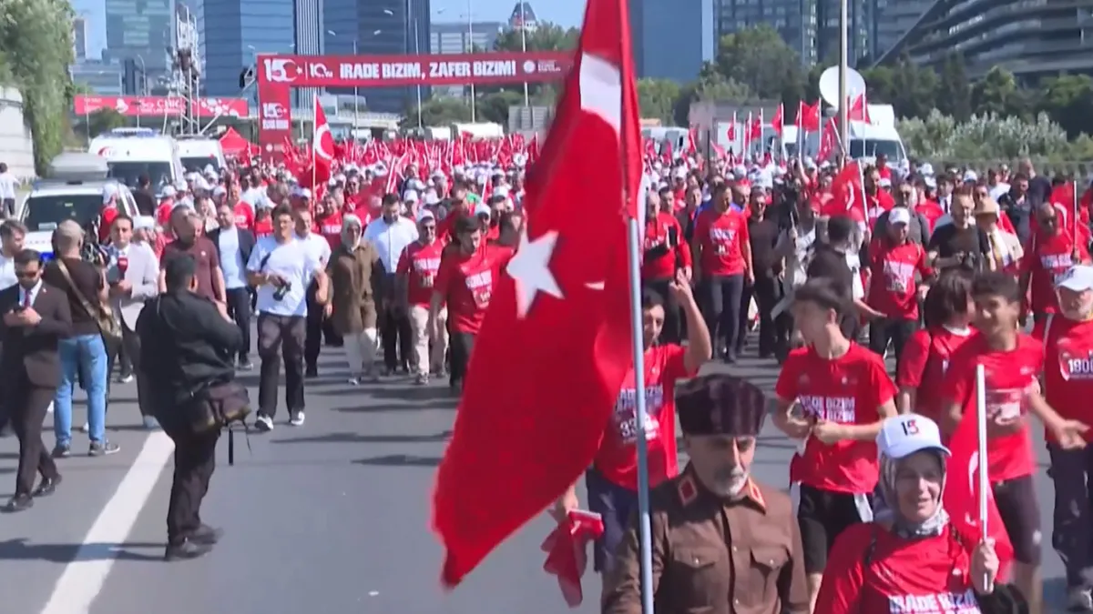 15 Temmuz’da binler Şehitler Köprüsü’nde buluştu: İrade bizim zafer bizim