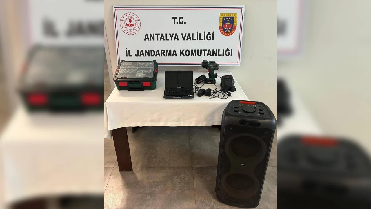 Antalya'da 6 iş yerini soyan hırsızlık şüphelisi yakalandı