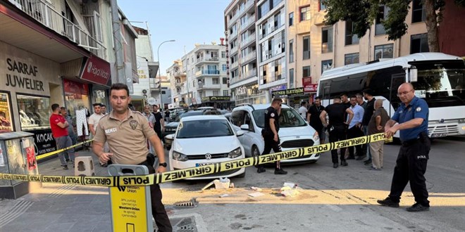 Doğum günü pastasıyla yürürken silahlı saldırıya uğradı