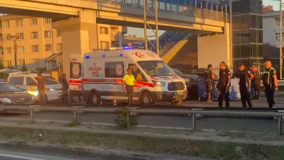 Düzce'de üç aracın karıştığı zincirleme kaza: Bir kişi hayatını kaybetti