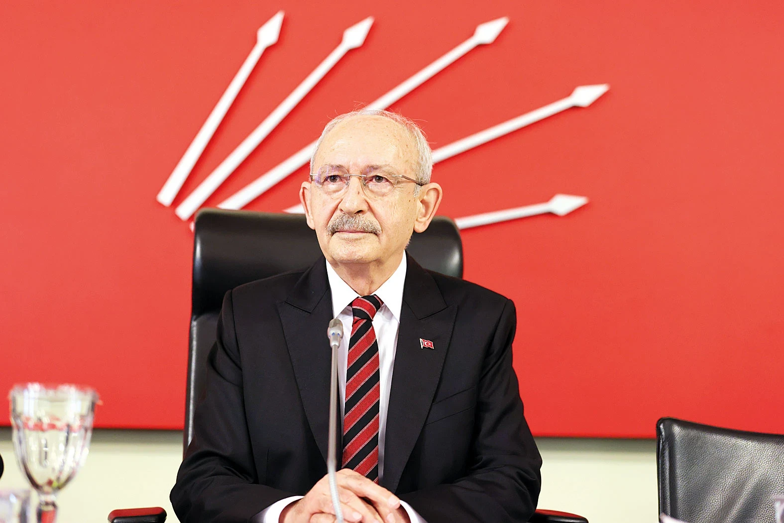 CHP’de 26 il başkanı görevden alındı