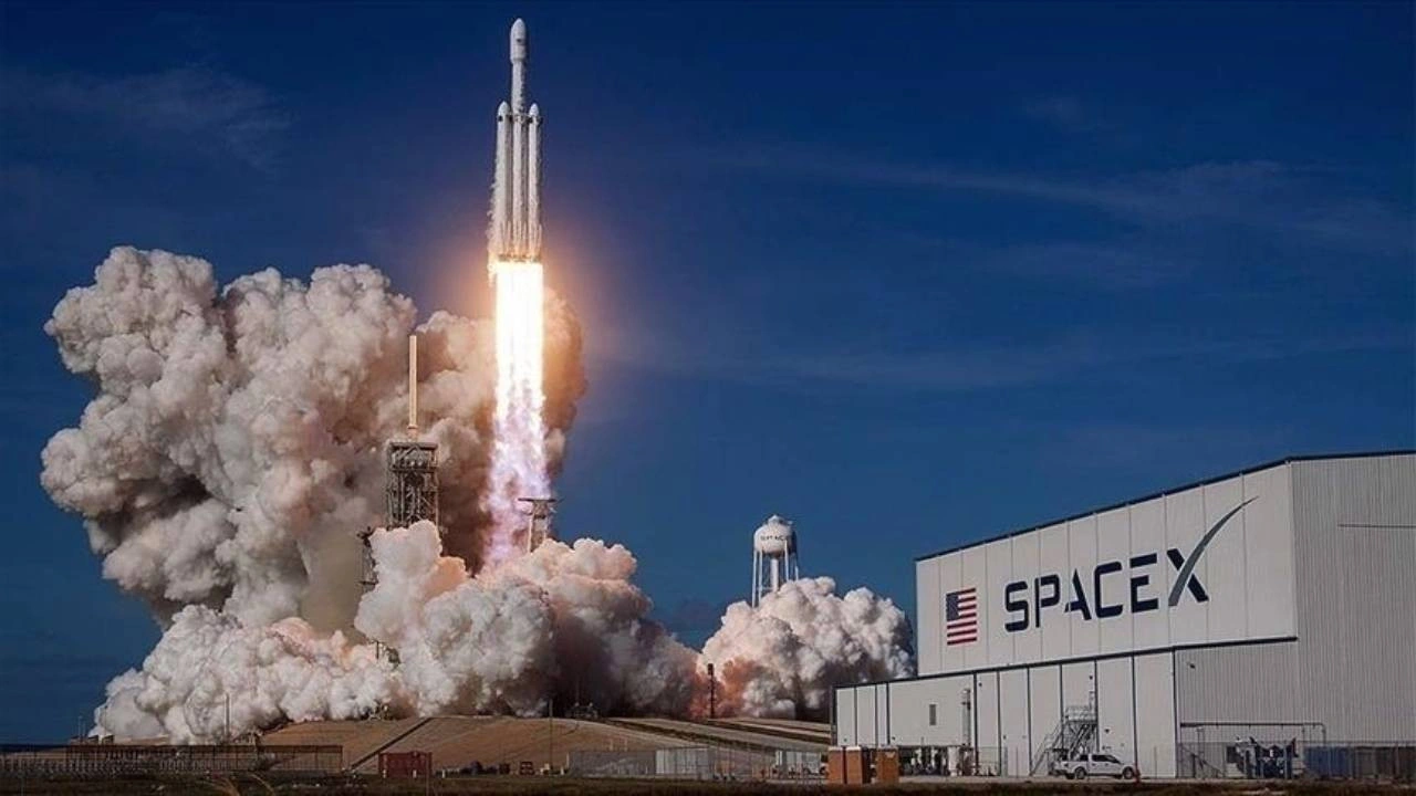 Elon Musk'ın devi çakıldı! SpaceX hisselerinde tarihi düşüş