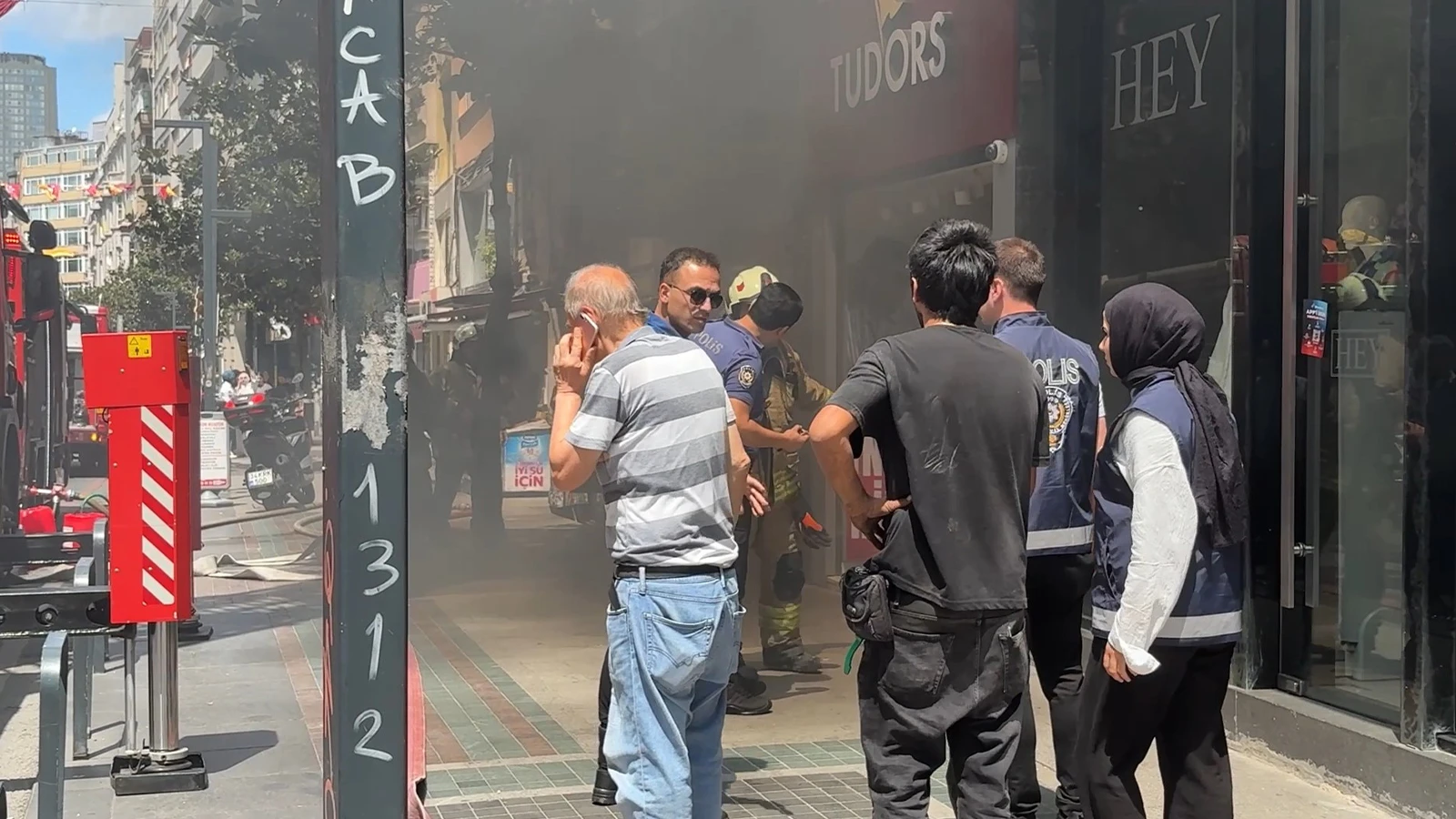 Nişantaşı'nda 7 katlı binada yangın