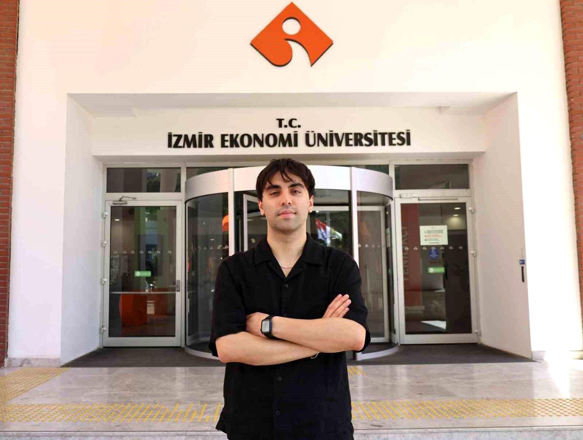 İEÜ'lü Kerem'e Avrupa'dan kabul