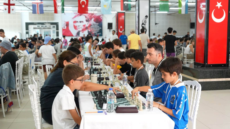 Burhaniye-Ören Uluslararası Açık Satranç Turnuvası'nın ikincisi başladı