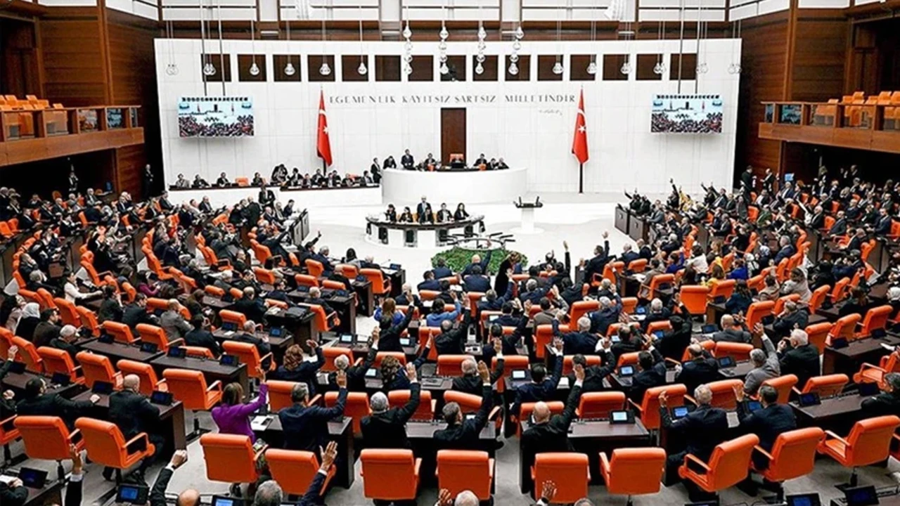 Yeni dokunulmazlık dosyaları Meclis'te: 8'i CHP'li 10 milletvekili