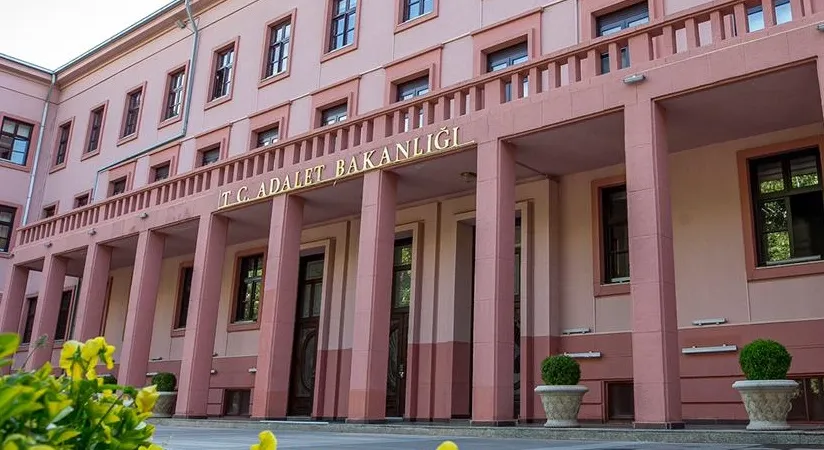 Adalet Bakanlığı 900 Sözleşmeli İcra Katibi Alımı Yapacak: Başvurular 7 Haziran’da Başlıyor