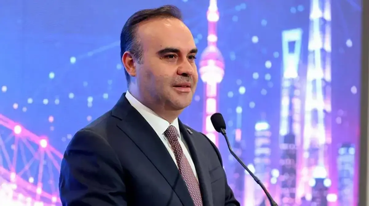 Türk bilim insanları Kuzey Kutbu'ndaki deniz buzu hattına ulaştı