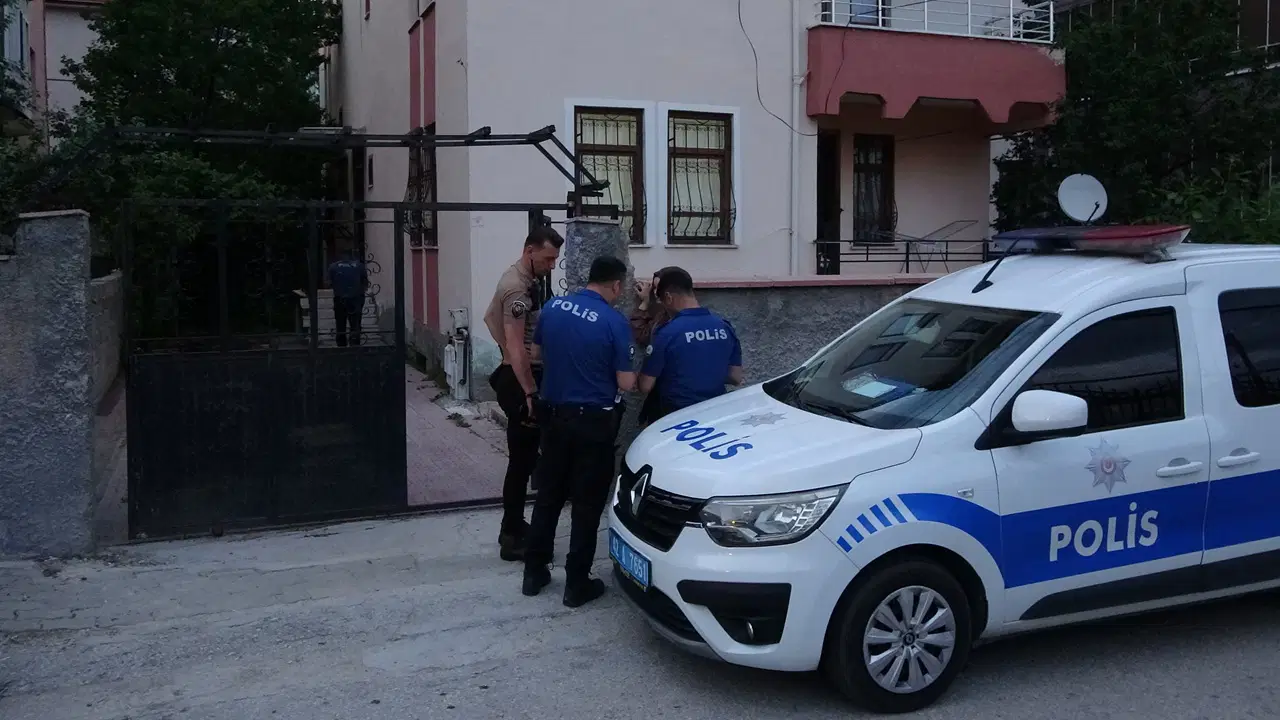 Konya'da erkek vahşeti... Uzaklaştırma kararı da yetmedi: Çocuklarının gözü önünde kadını, boynundan bıçakladı