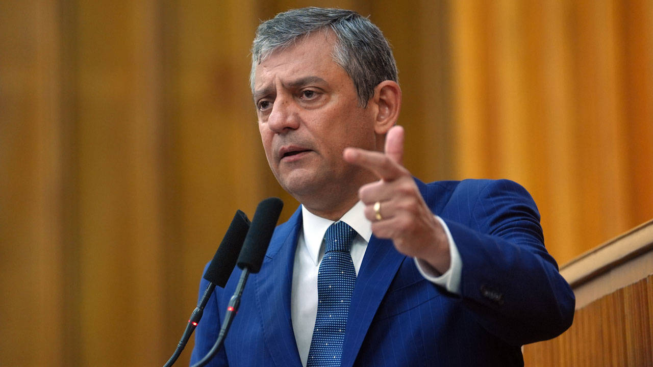Özgür Özel, partisinin grup toplantısında konuşuyor