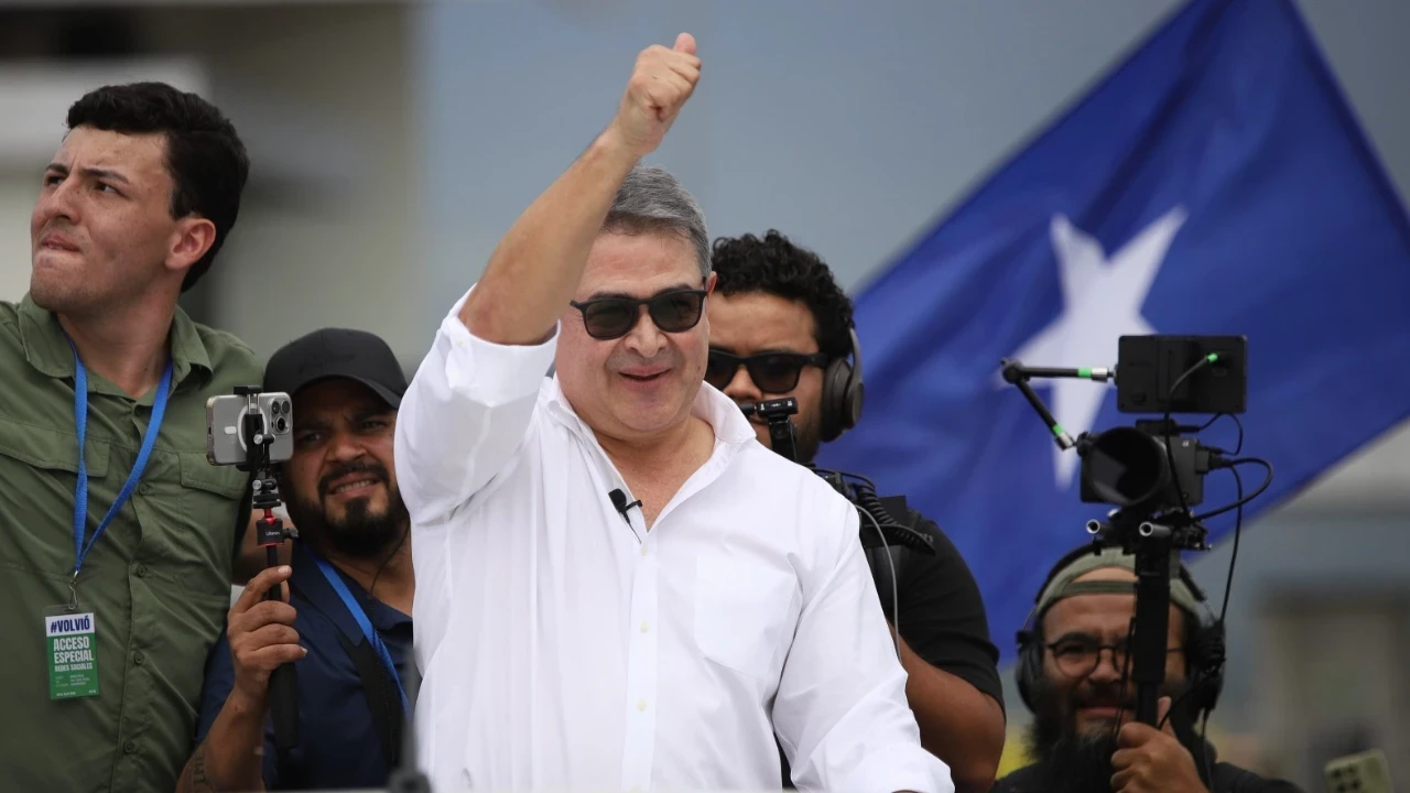 Eski Honduras Devlet Başkanı Hernandez affın ardından ülkesine döndü