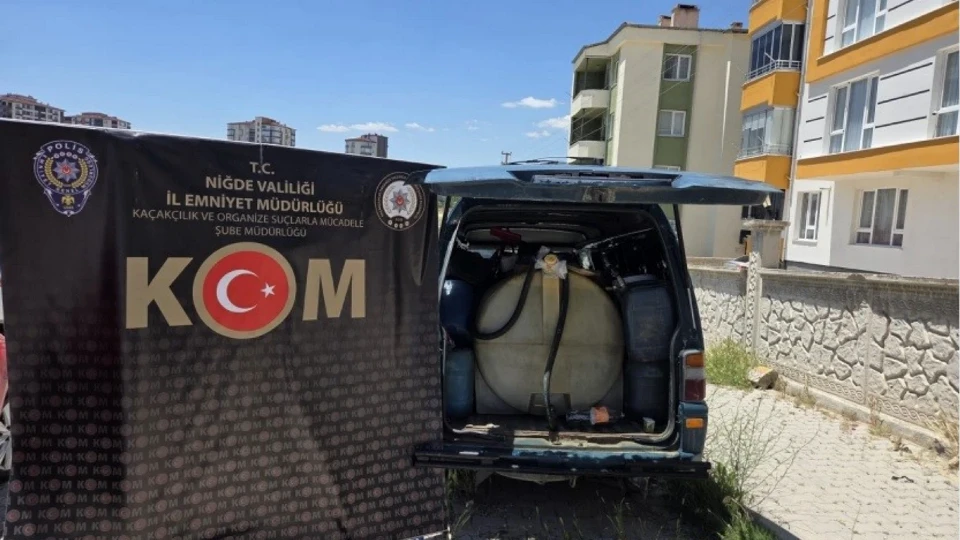 Niğde’de kaçakçılık operasyonu: Binlerce kaçak sigara ve yüzlerce litre akaryakıt ele geçirildi!