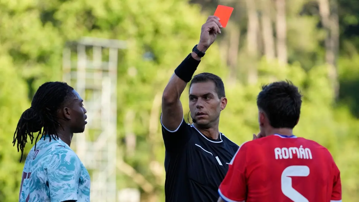 Rafael Leao'dan olay hareket! Hazırlık maçında yumruk attı