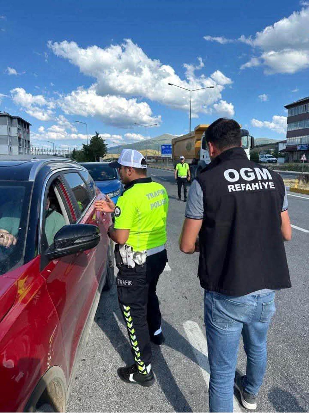 Erzincan'da 2 bin 200 sürücüye orman yangınlarına karşı bilgilendirme