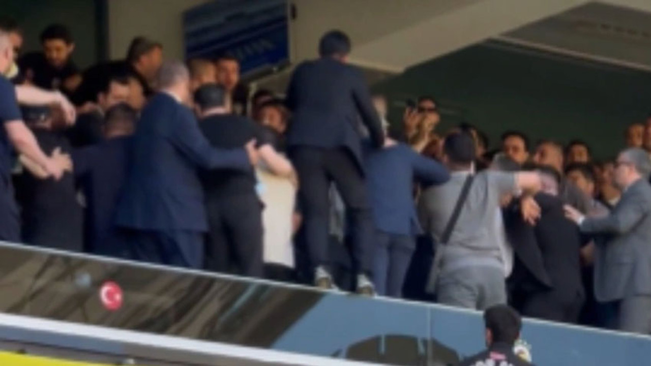 Fenerbahçe kongresinde kavga çıktı