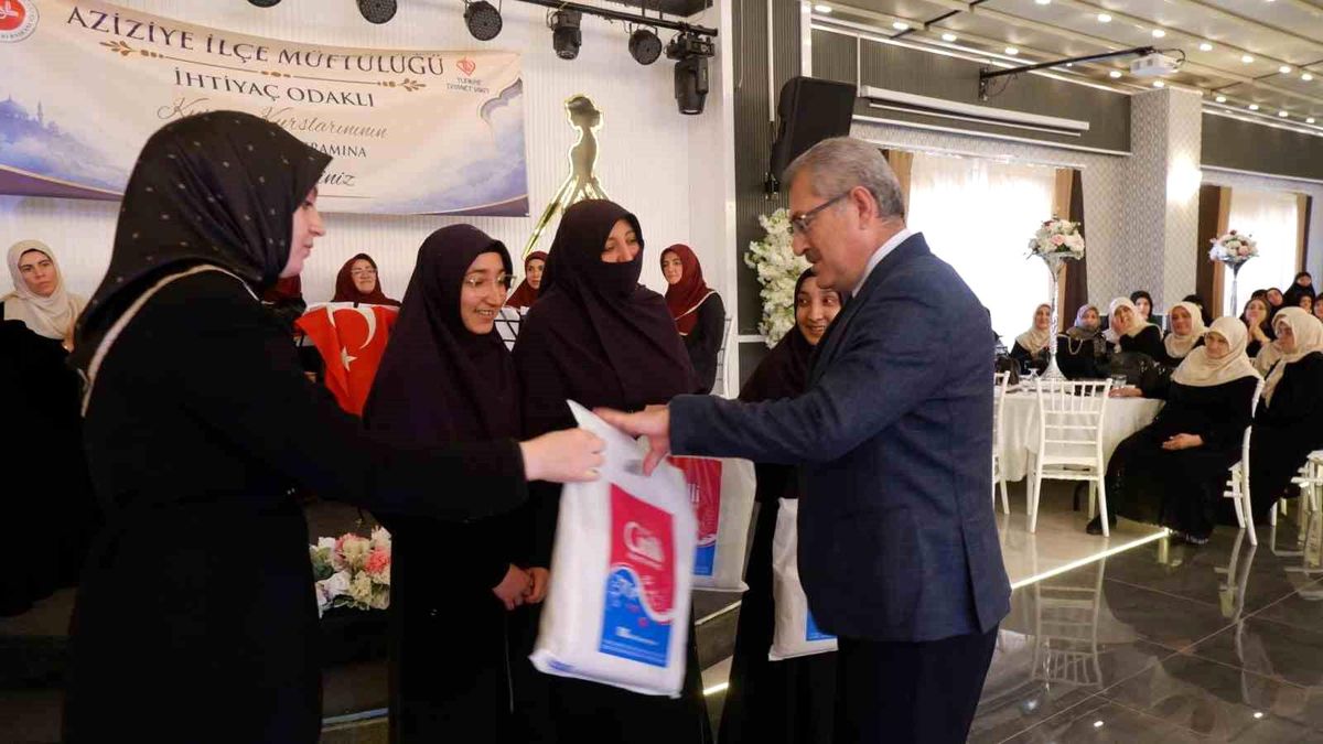 Aziziye'de İhtiyaç Odaklı Kur'an Kursları'nda yıl sonu heyecanı