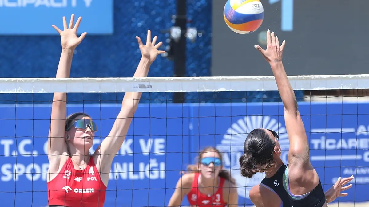 Plaj voleybolunda Alanya etabı tamamlandı