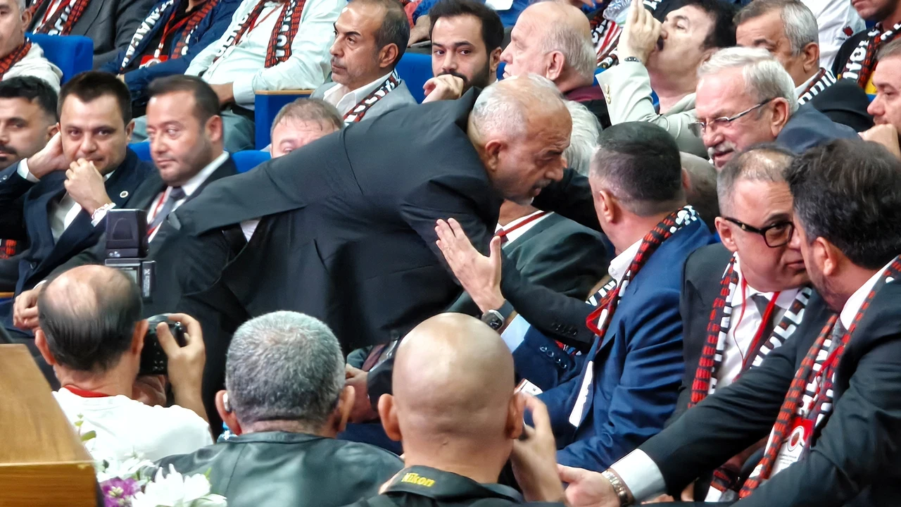 Gençlerbirliği Genel Kurulu'nda tansiyon yükseldi