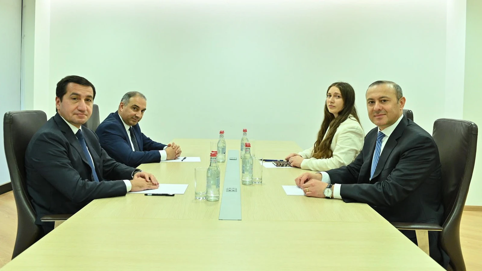 Azerbaycan Cumhurbaşkanı Yardımcısı Hacıyev, Ermenistan Güvenlik Konseyi Sekreteri Grigoryan görüştü