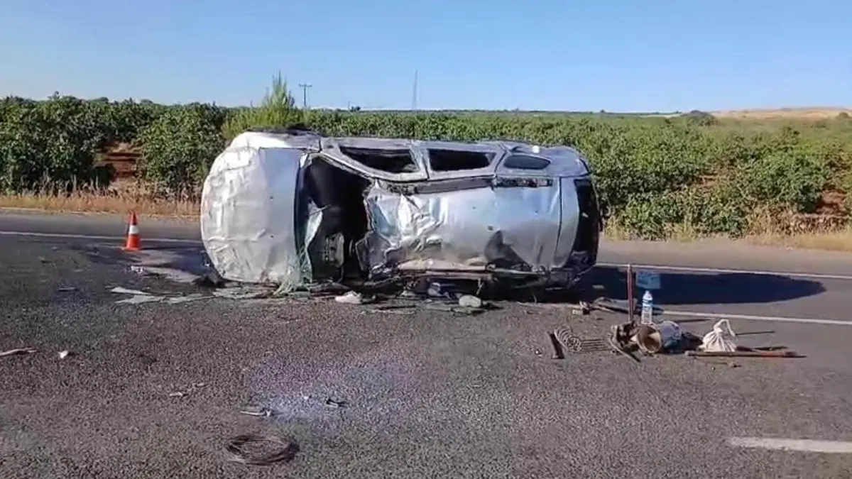Şanlıurfa'da otomobilin devrilmesi sonucu 2 kişi hayatını kaybetti