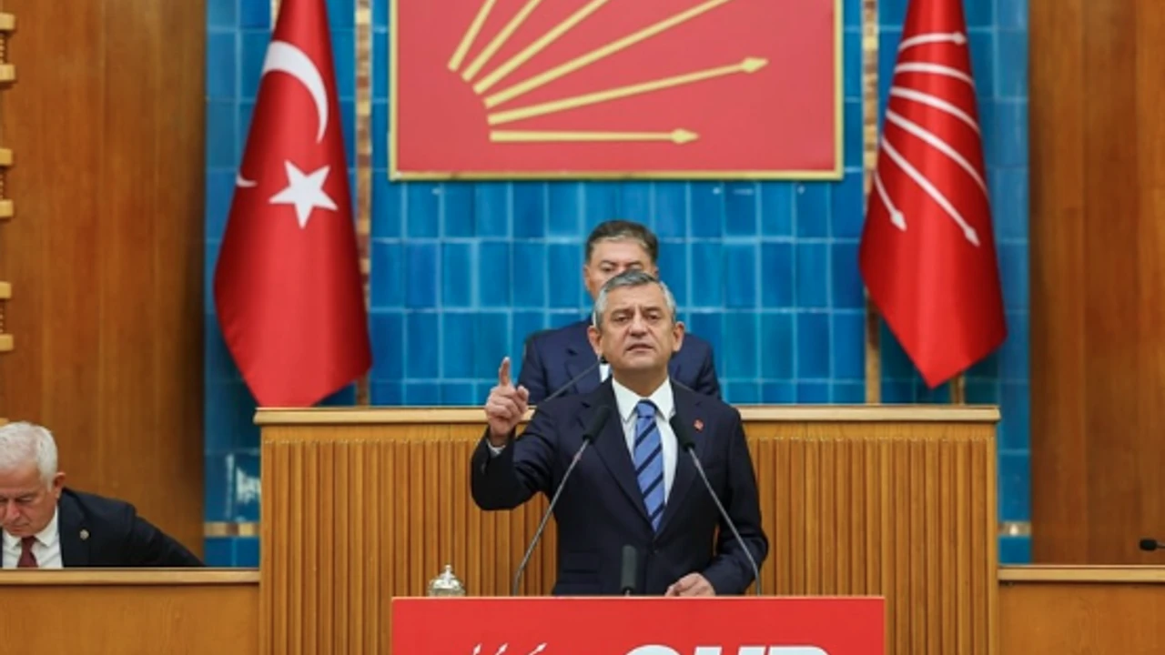 CHP'de yaşanan kürsü krizinin ardından Özgür Özel, Meclis'te konuşuyor