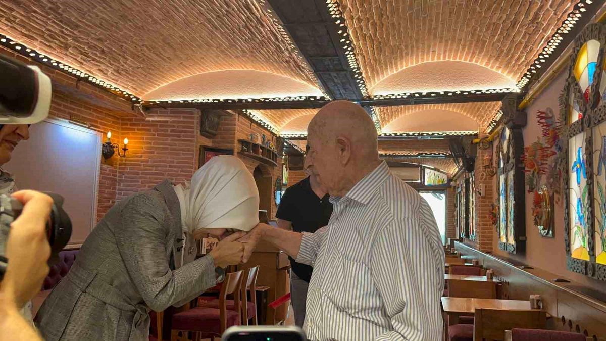 Bakan Göktaş Eskişehir esnafıyla buluştu