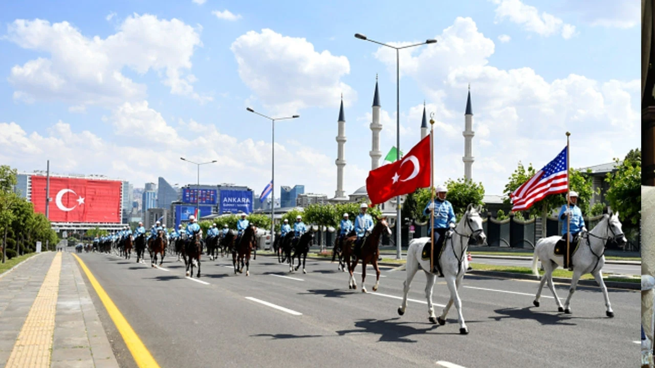 Atlı birlikler göz doldurdu, karşılamaya Beyaz Saray da kayıtsız kalamadı