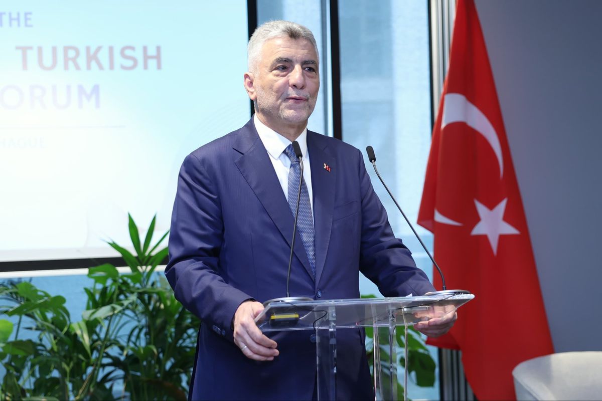 Bakan Bolat, Hollandalı mevkidaşı Sjoerdsma ile 'Türkiye-Hollanda İş Forumu'nun açılışını gerçekleştirdi / Ek bilgi ve f..