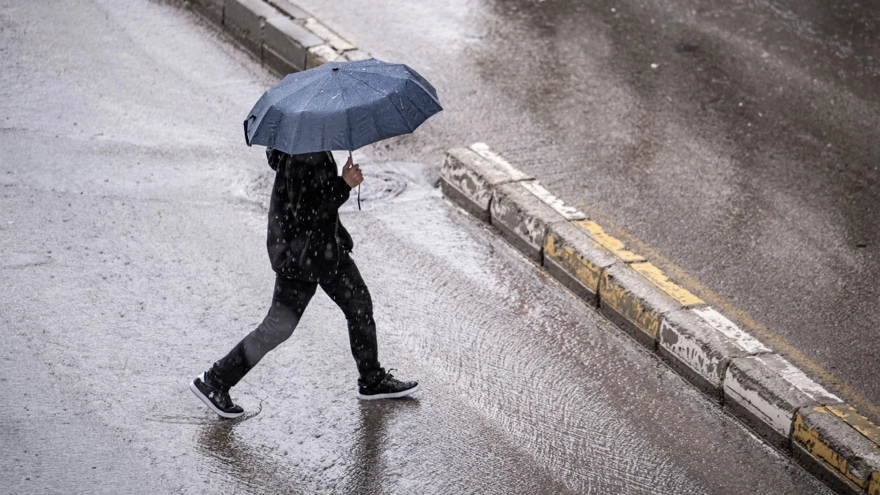 Meteoroloji'den il il sağanak uyarısı! Sıcaklıklar değişiyor yağış geliyor