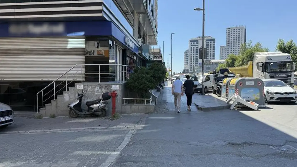 İstanbul'un göbeğinde silahlı saldırı! Bankaya kurşun yağdırdılar